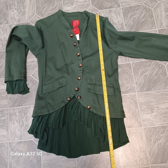 Christina New Green Jacket with Ruffled Hem and Structured Shoulders Size S - Picture 15 of 16